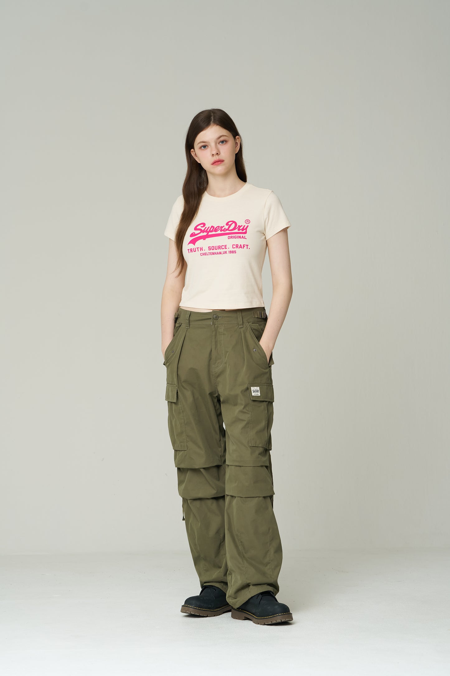 W Crop Vintage Big Logo Half T-Shirts Ivory - Superdry Singapore