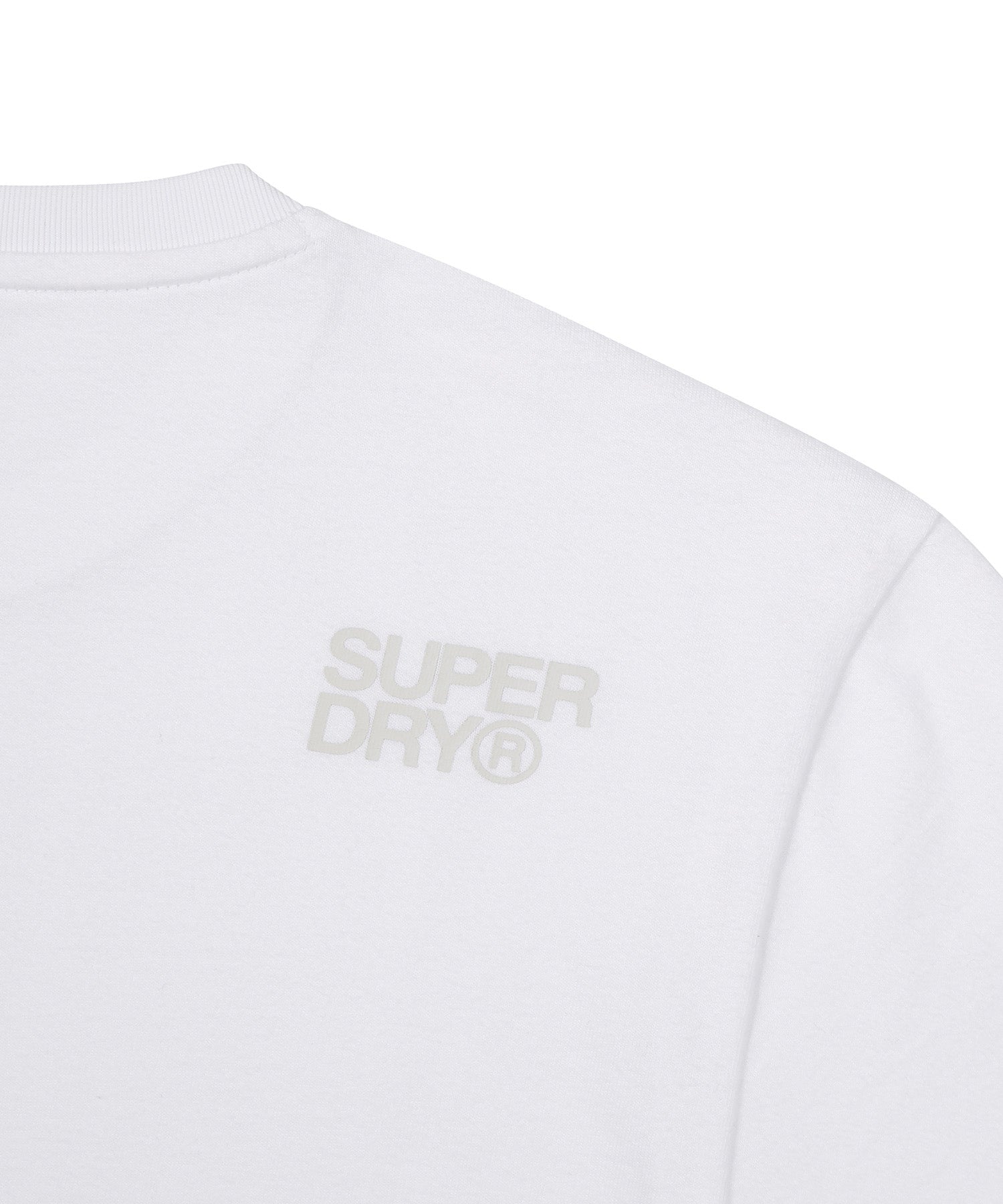 Center Logo T-Shirt - White  - Superdry Singapore